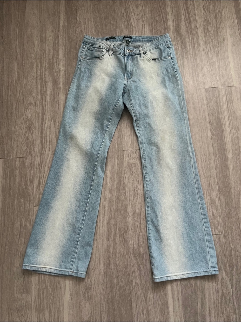 Wild Fable Low Rise Flare Jeans Women’s Size 8 Light Wash Blue Stretch Denim Y2K